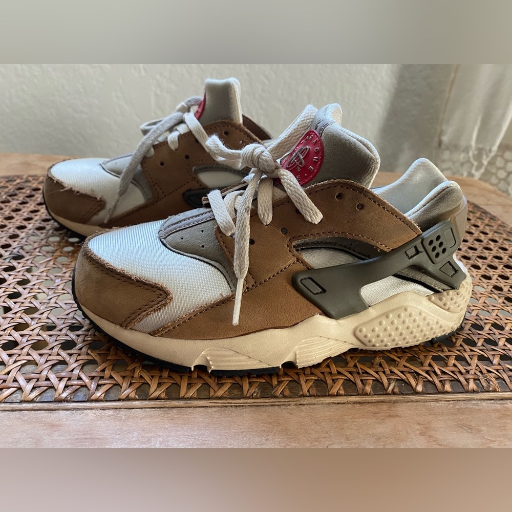 Nike X Stussy Huarache Run LE QS (PS) Size 13C “Desert Oak” DH3324 200